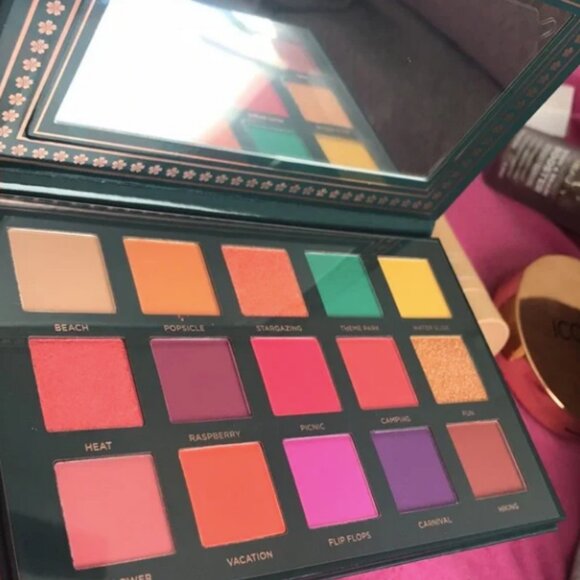 Ace Beaute Nostalgia Palette - Picture 2 of 2